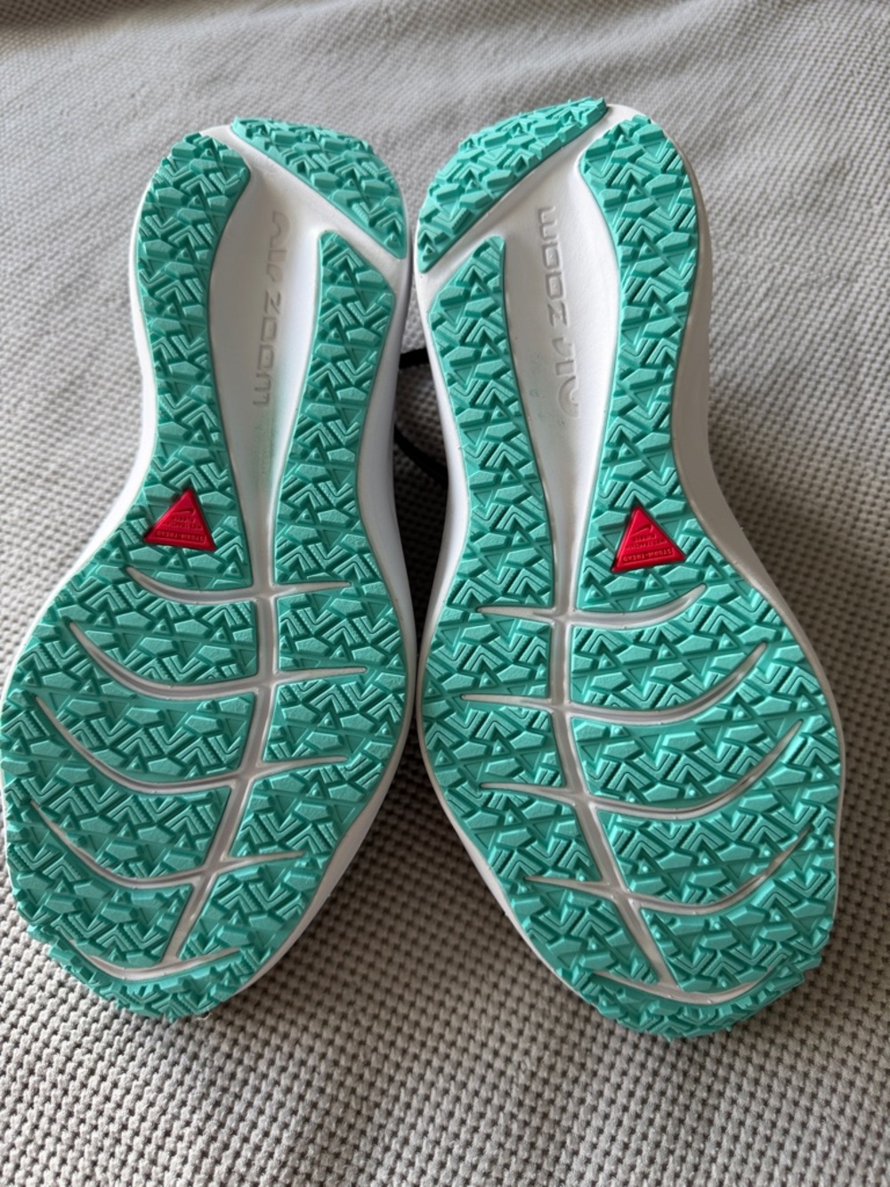 NWOT! Nike Winflo 7 Shield Women’s Grey and Teal Athletic Running Shoes - Picture 4 of 5